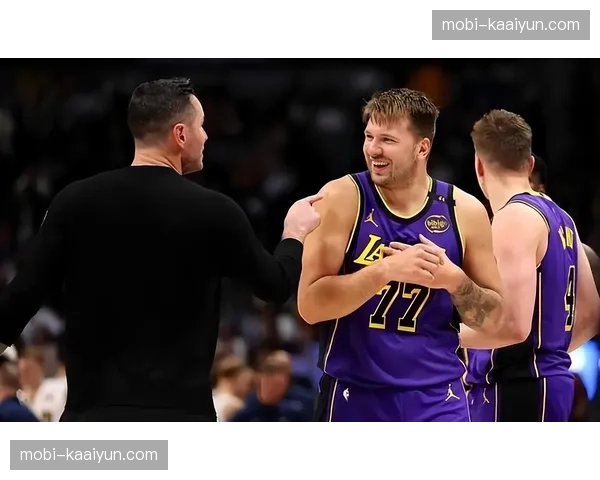 勇士东契奇对快船砍32+11+8，球队虽败个人表现亮眼